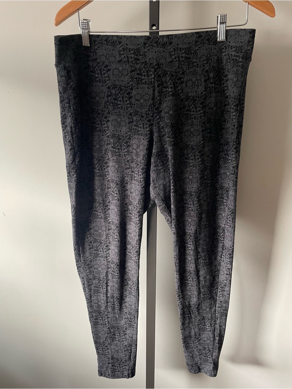 TORRID Skull Damask Lace Print Cotton Leggings Plus Size 2 2X